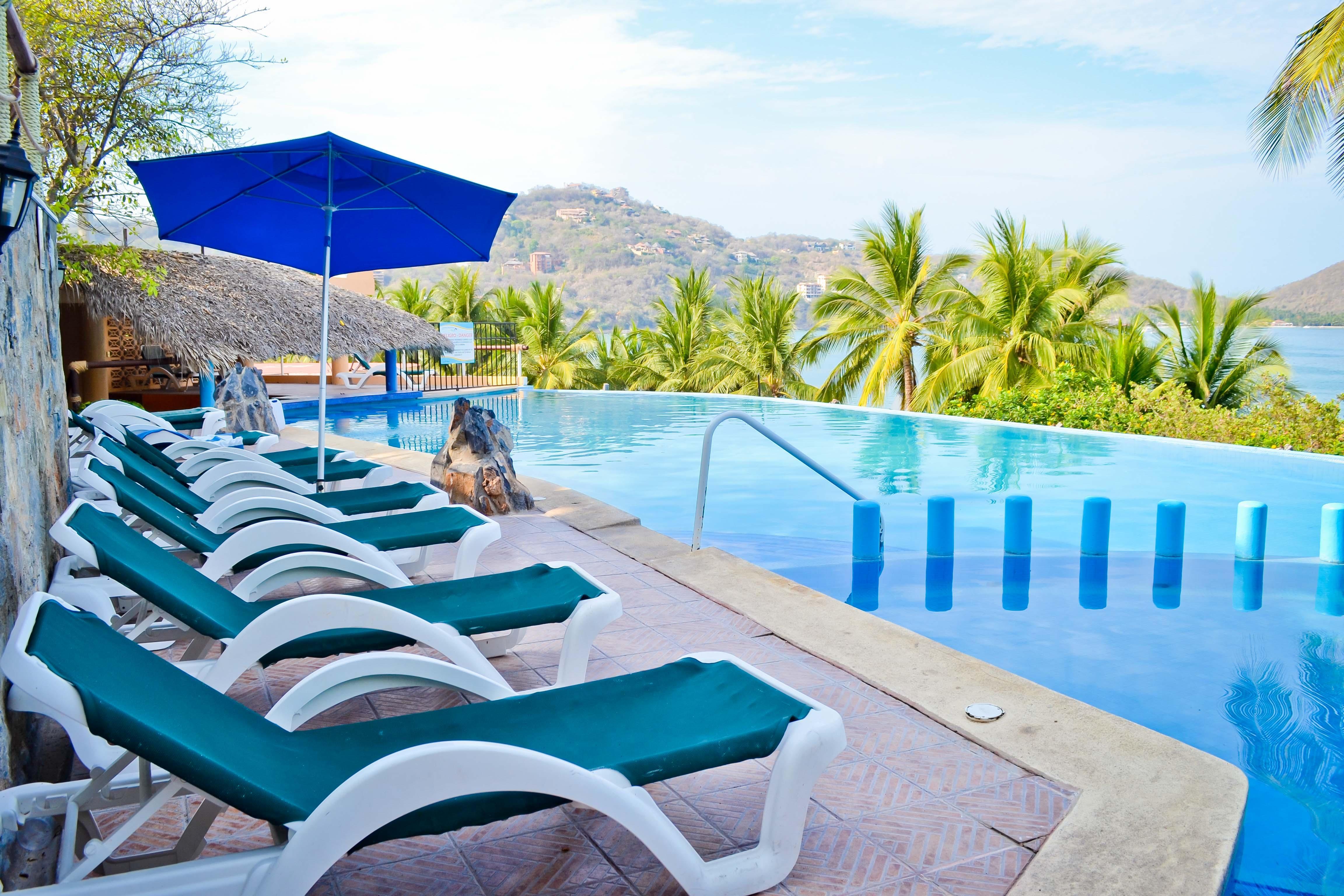 Hotel Catalina Beach Resort Zihuatanejo Exterior photo
