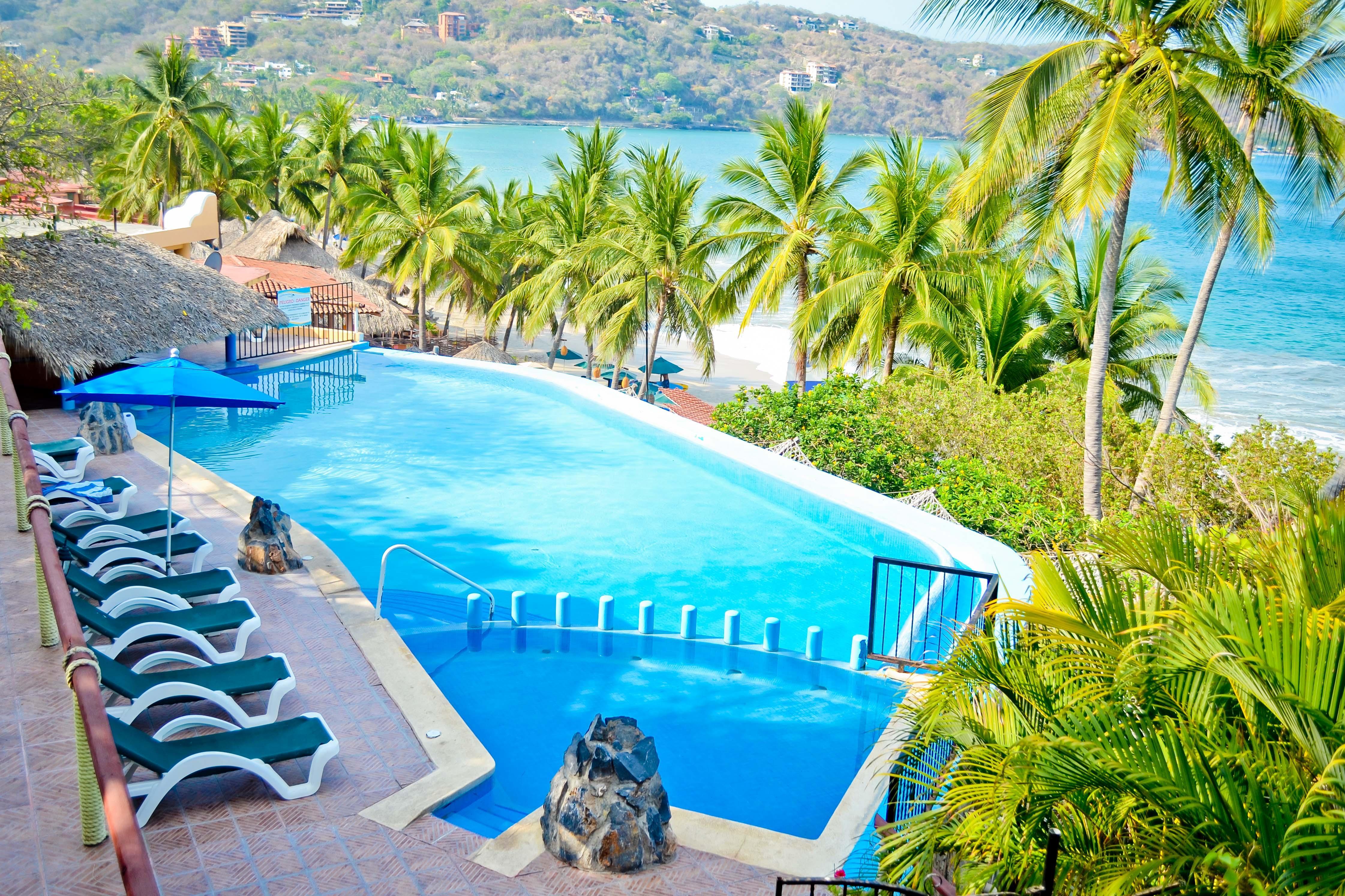 Hotel Catalina Beach Resort Zihuatanejo Exterior photo