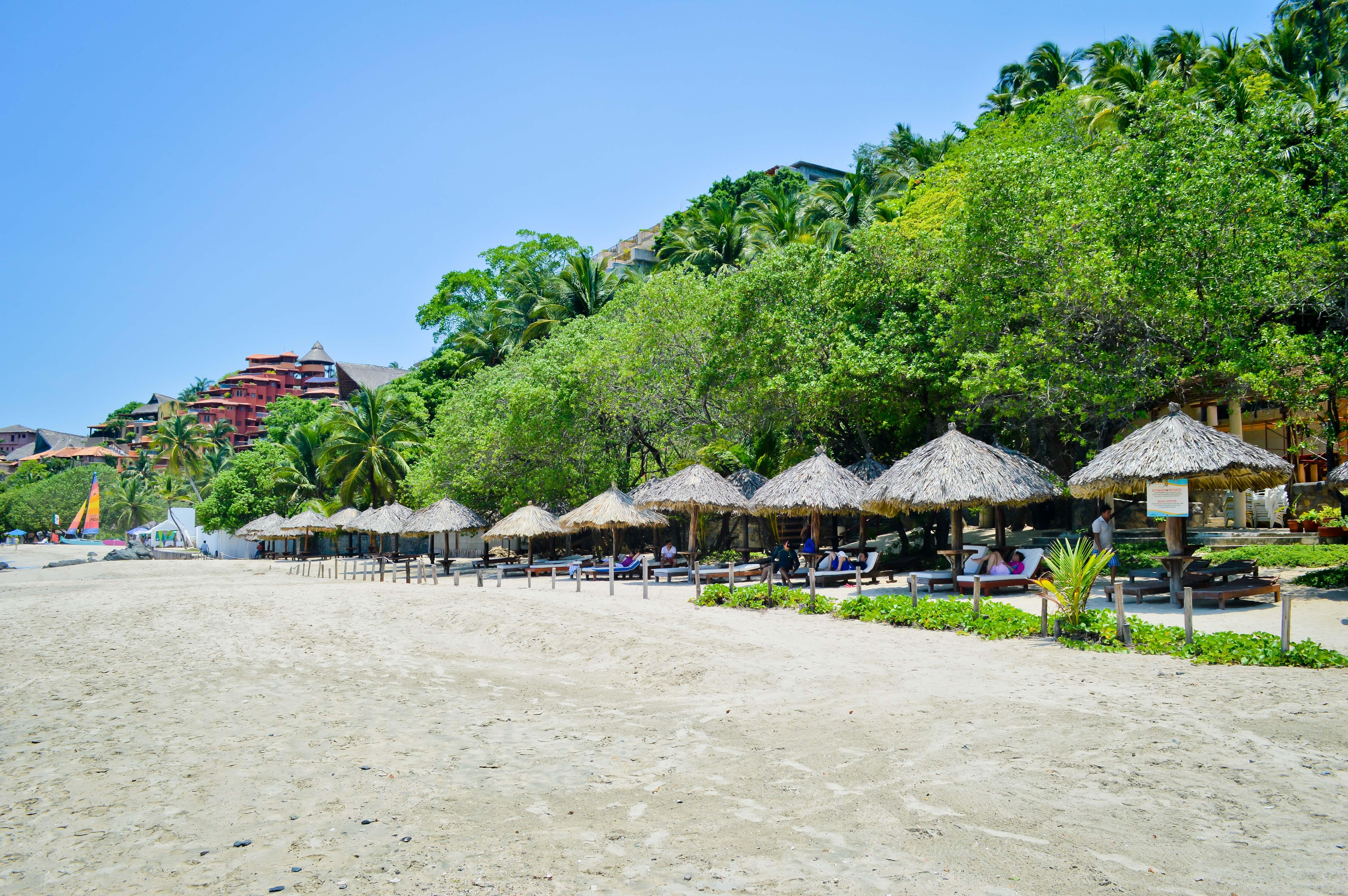 Hotel Catalina Beach Resort Zihuatanejo Exterior photo