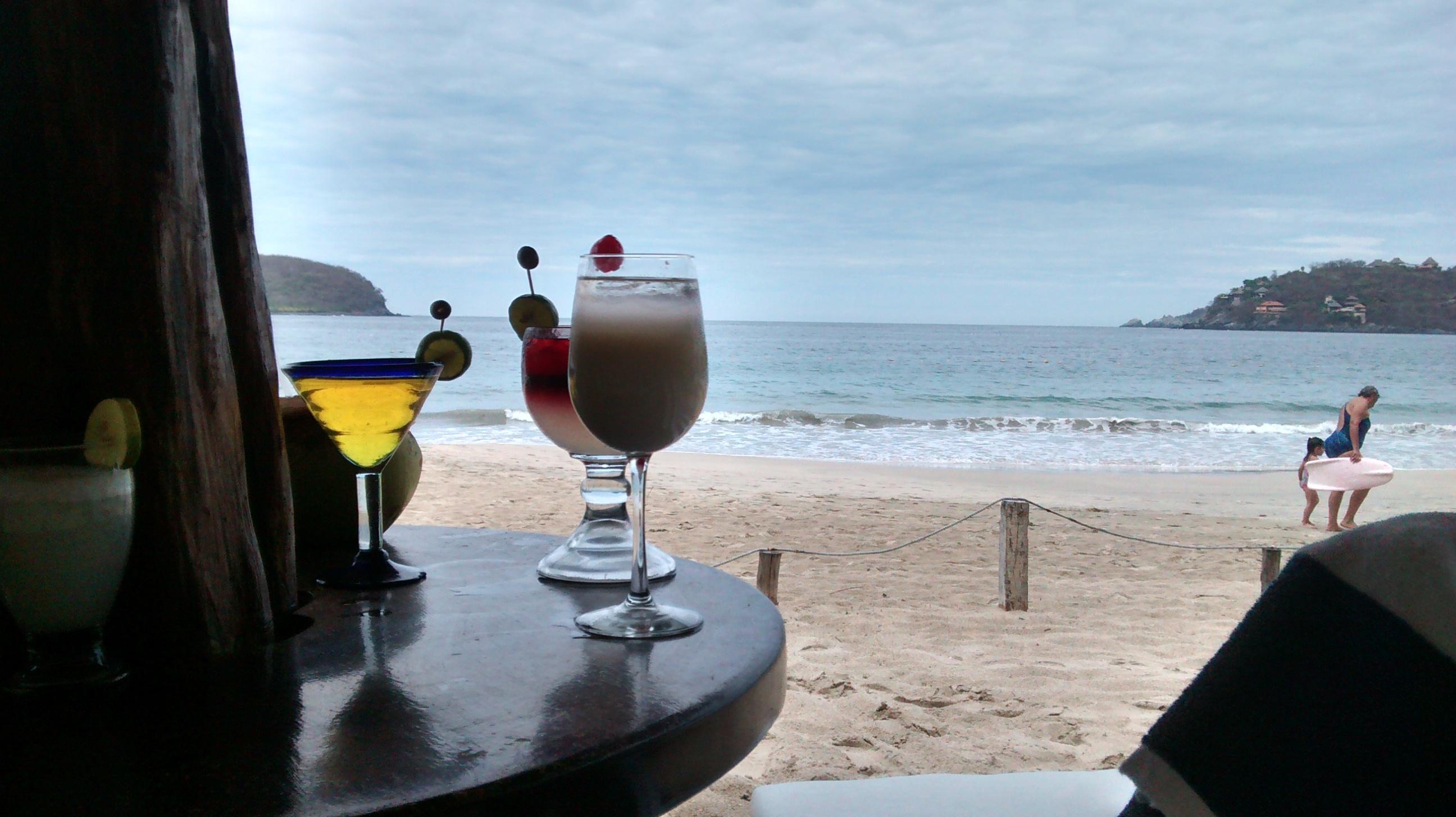 Hotel Catalina Beach Resort Zihuatanejo Exterior photo