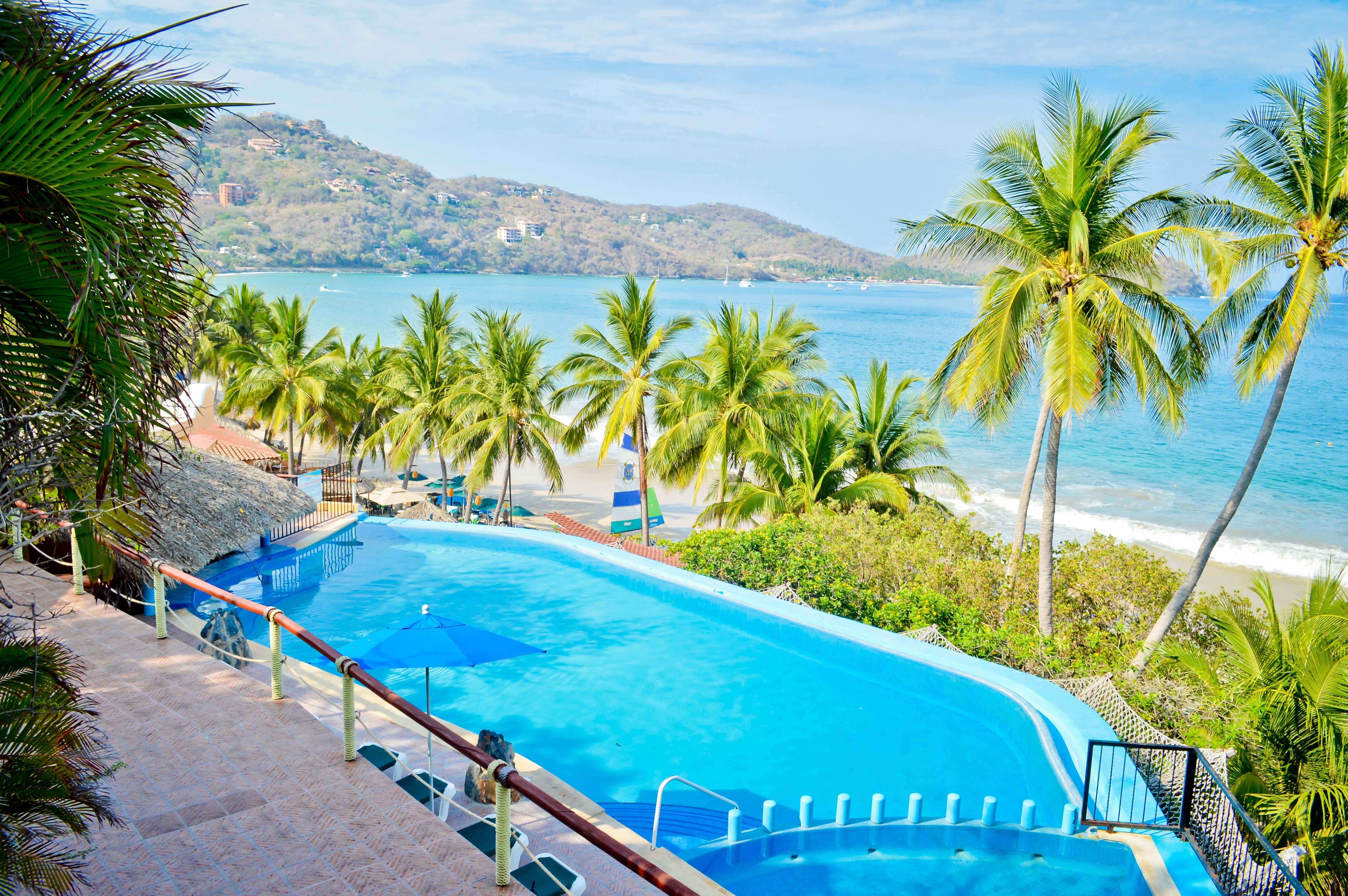 Hotel Catalina Beach Resort Zihuatanejo Exterior photo