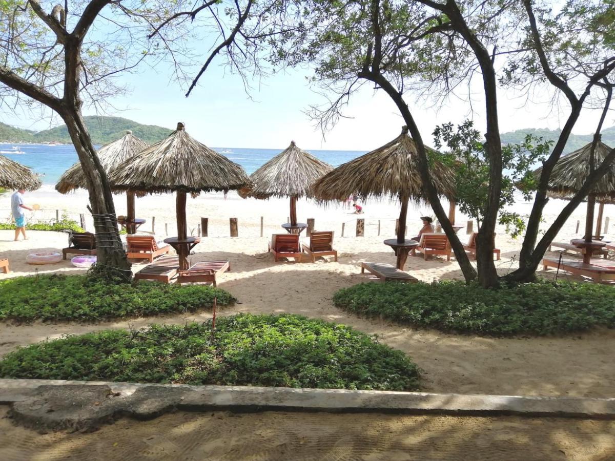 Hotel Catalina Beach Resort Zihuatanejo Exterior photo
