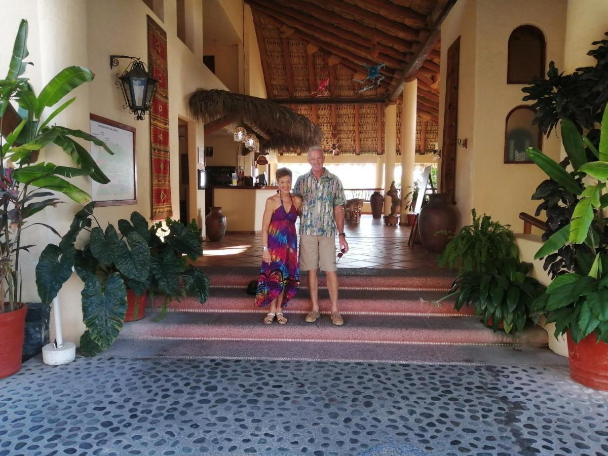 Hotel Catalina Beach Resort Zihuatanejo Exterior photo