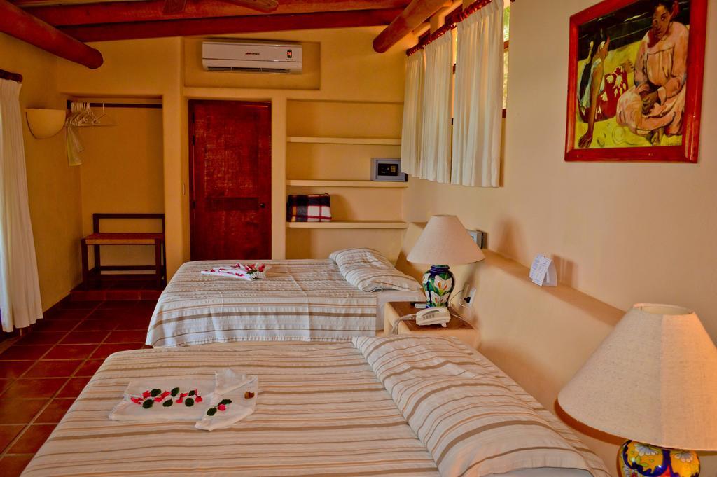 Hotel Catalina Beach Resort Zihuatanejo Exterior photo